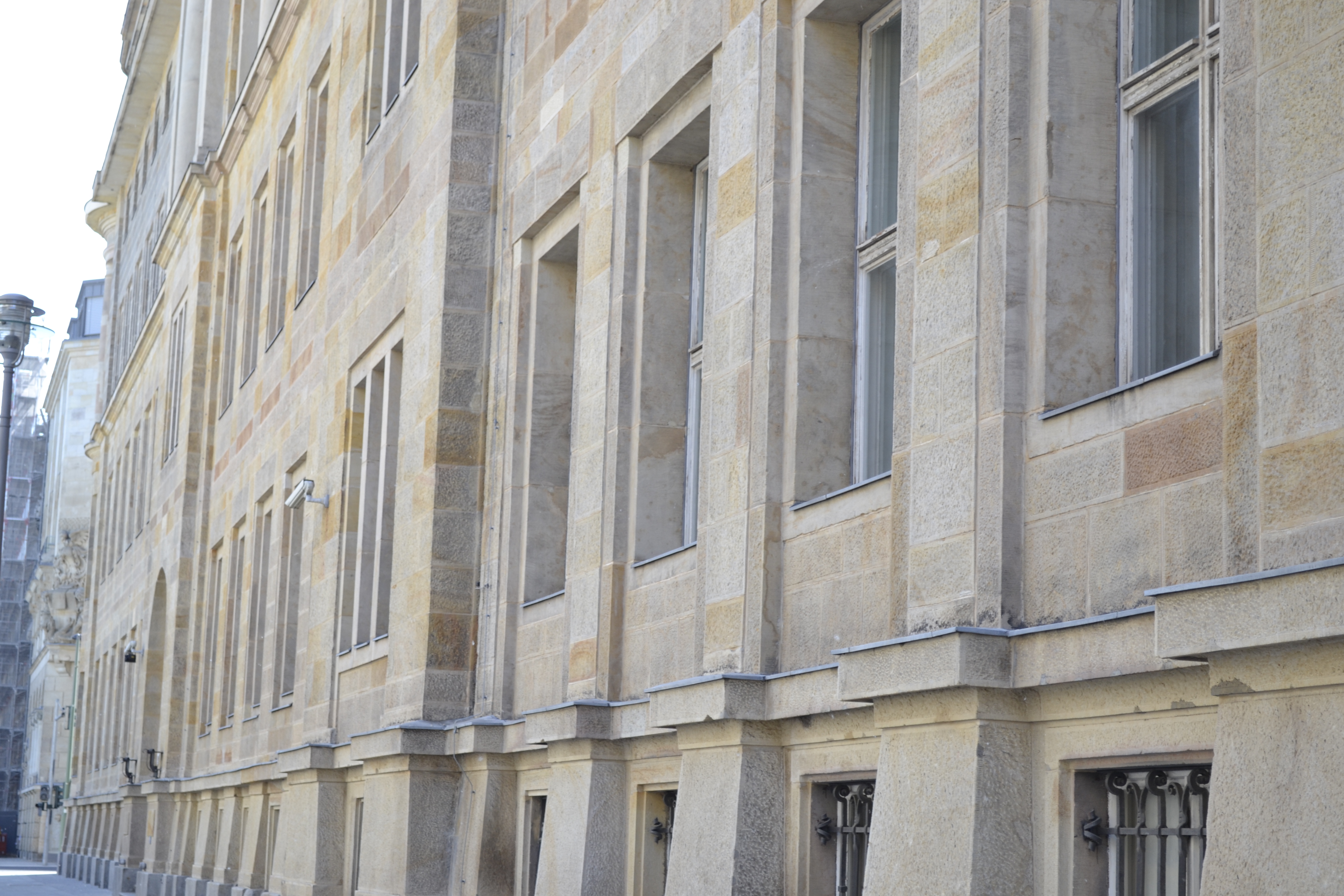 Natursteinfassade Berlin Incudo