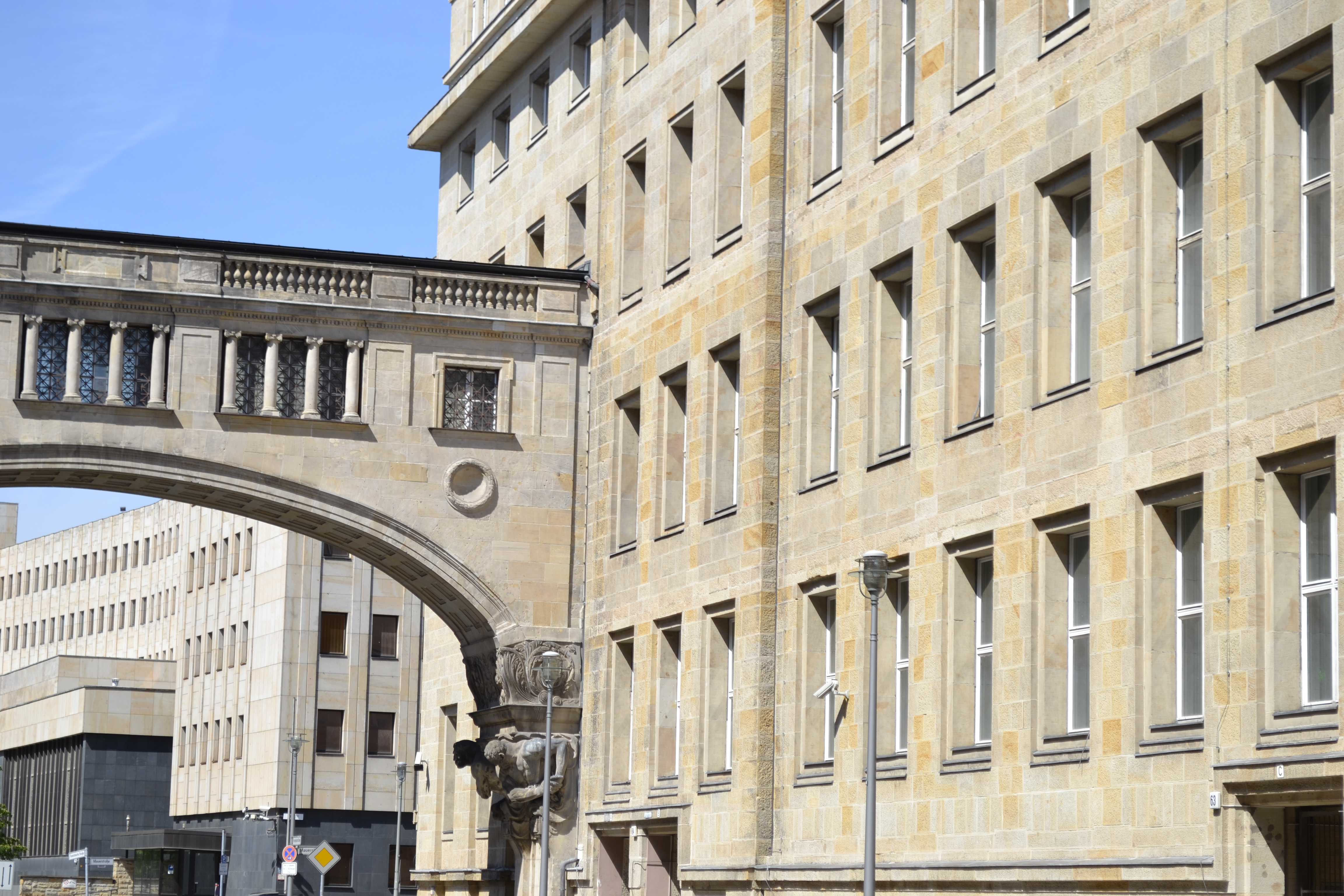 Natursteinfassade Reinigung Incudo