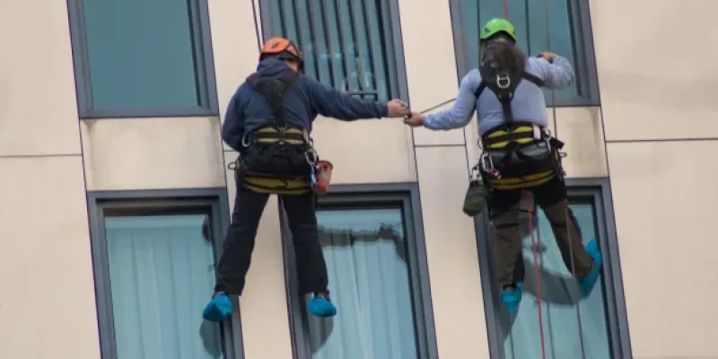 Höhenarbeit Fassadenreinigung